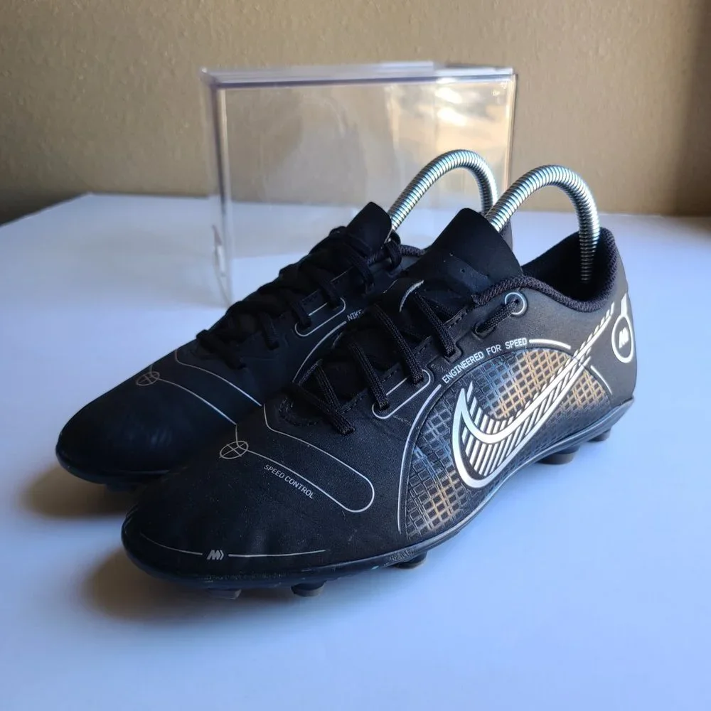 Nike Mercurial Vapor 14 Club FG Soccer (Black/Metallic Silver) Big kids Size 6